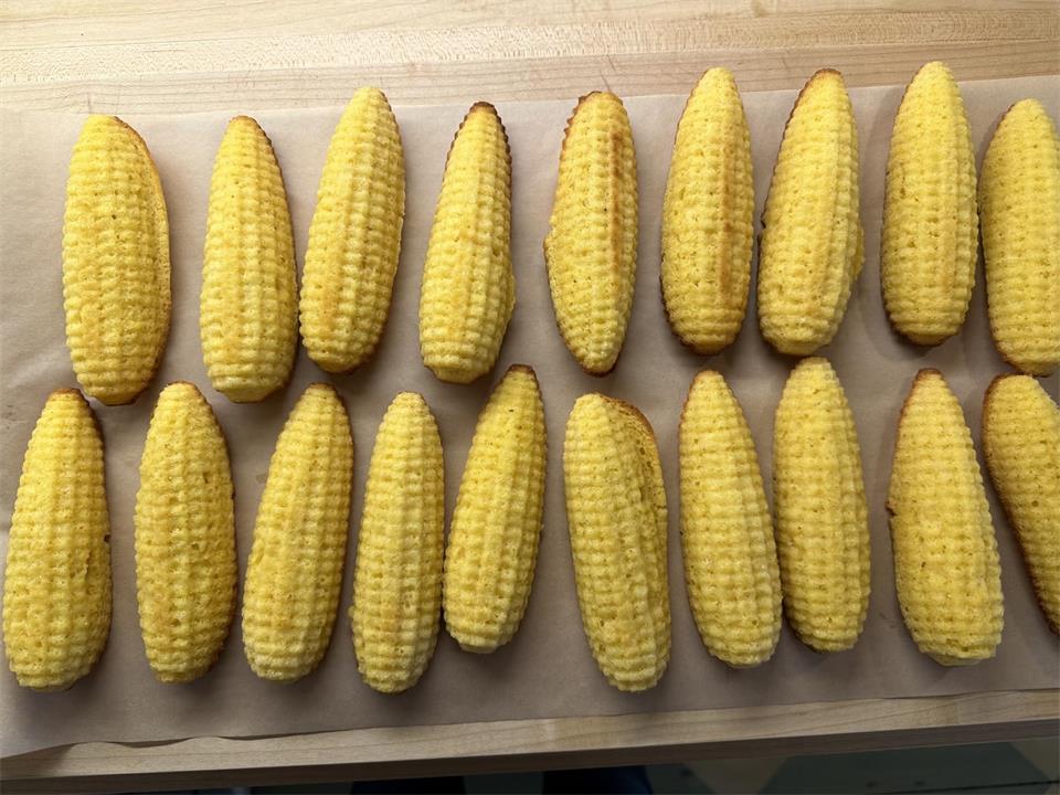 Silicone corn cob bread molds for baking(图1)